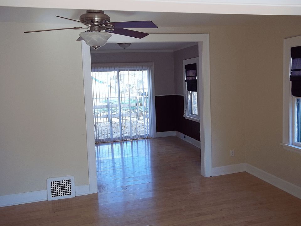 1st image of 2212 18th Ave