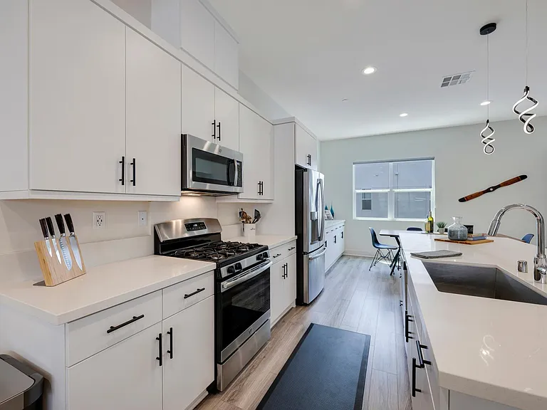 987 E Mason Ln #130 — Photo 16