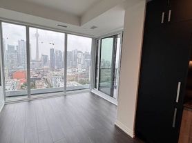 280 Dundas St W
