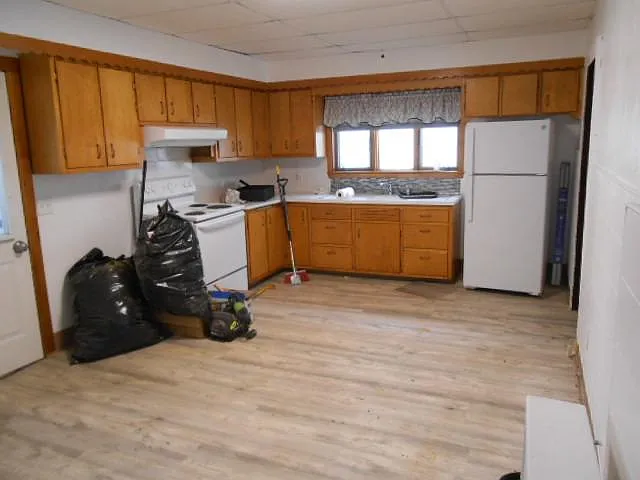 Building Photo - 456 E Drinker St #1