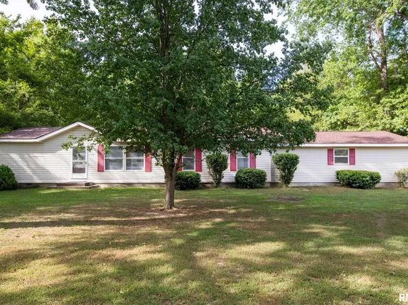 124 Merry Acres Ln, Carterville, IL 62918