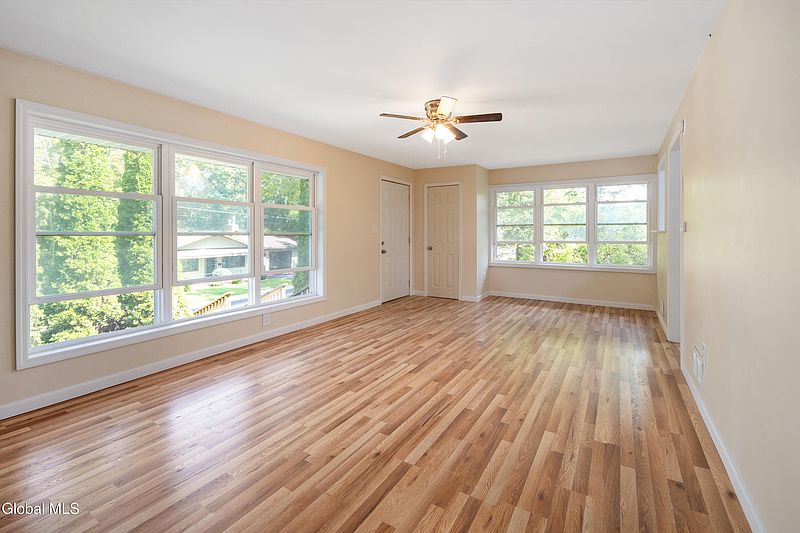 3rd image of 102 Roberts Street