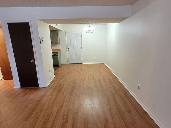 5th image of 2412 Ramblewood Ct #A & B