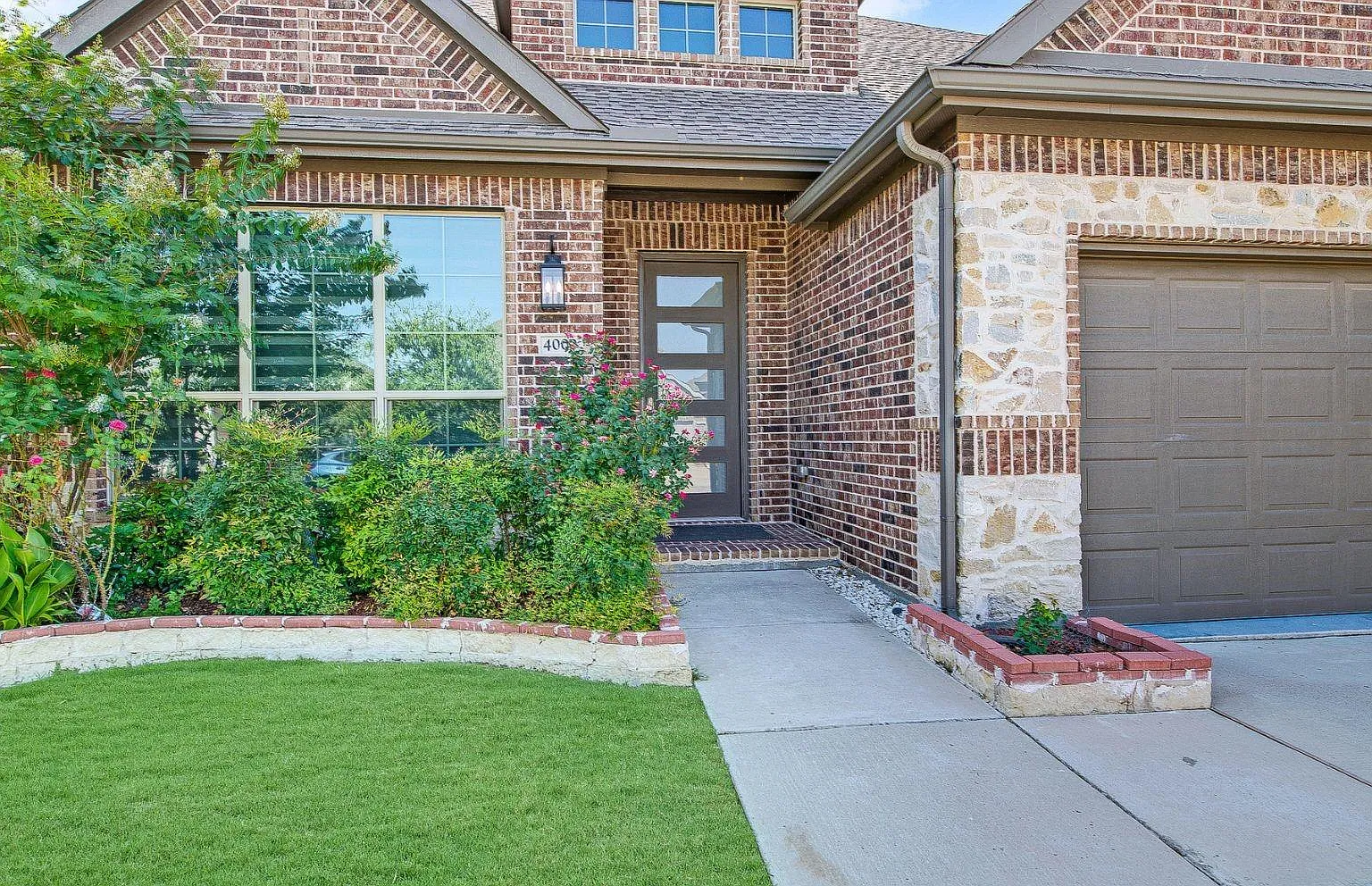 5 bed, 2819 sqft, $3,800 — Photo 3