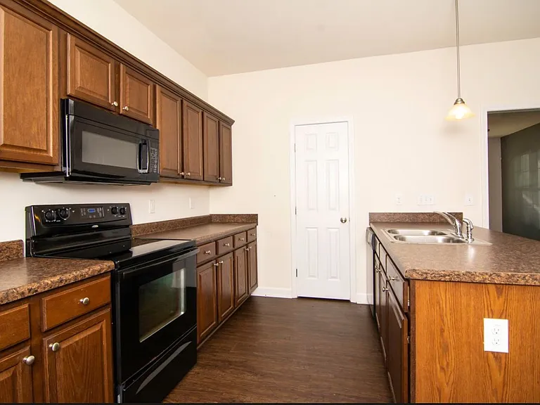 3522 Aldie Ct — Photo 9