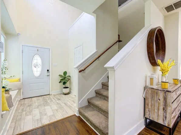 8730 Rainglen Ln, Houston, TX 77044