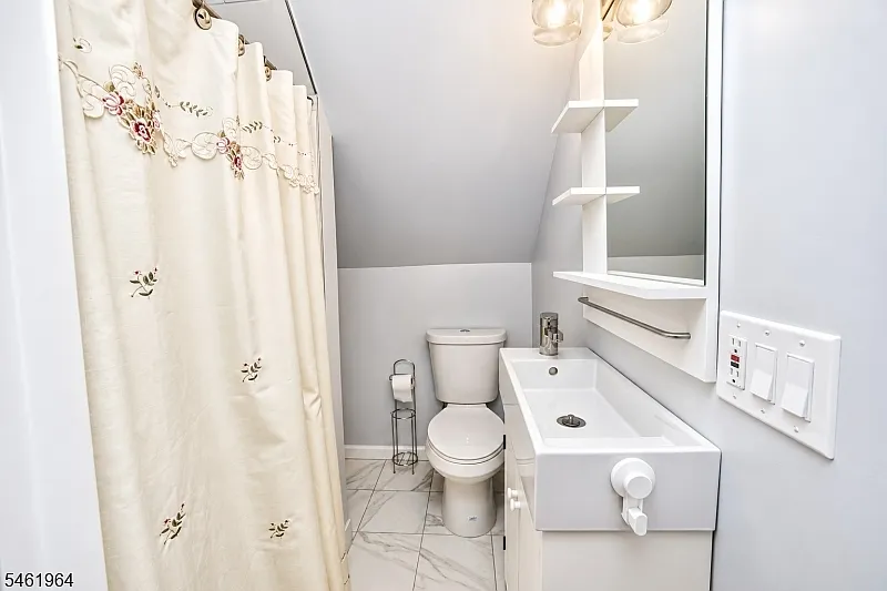 1 bed, 1.0 bath, $1,750 — Photo 4