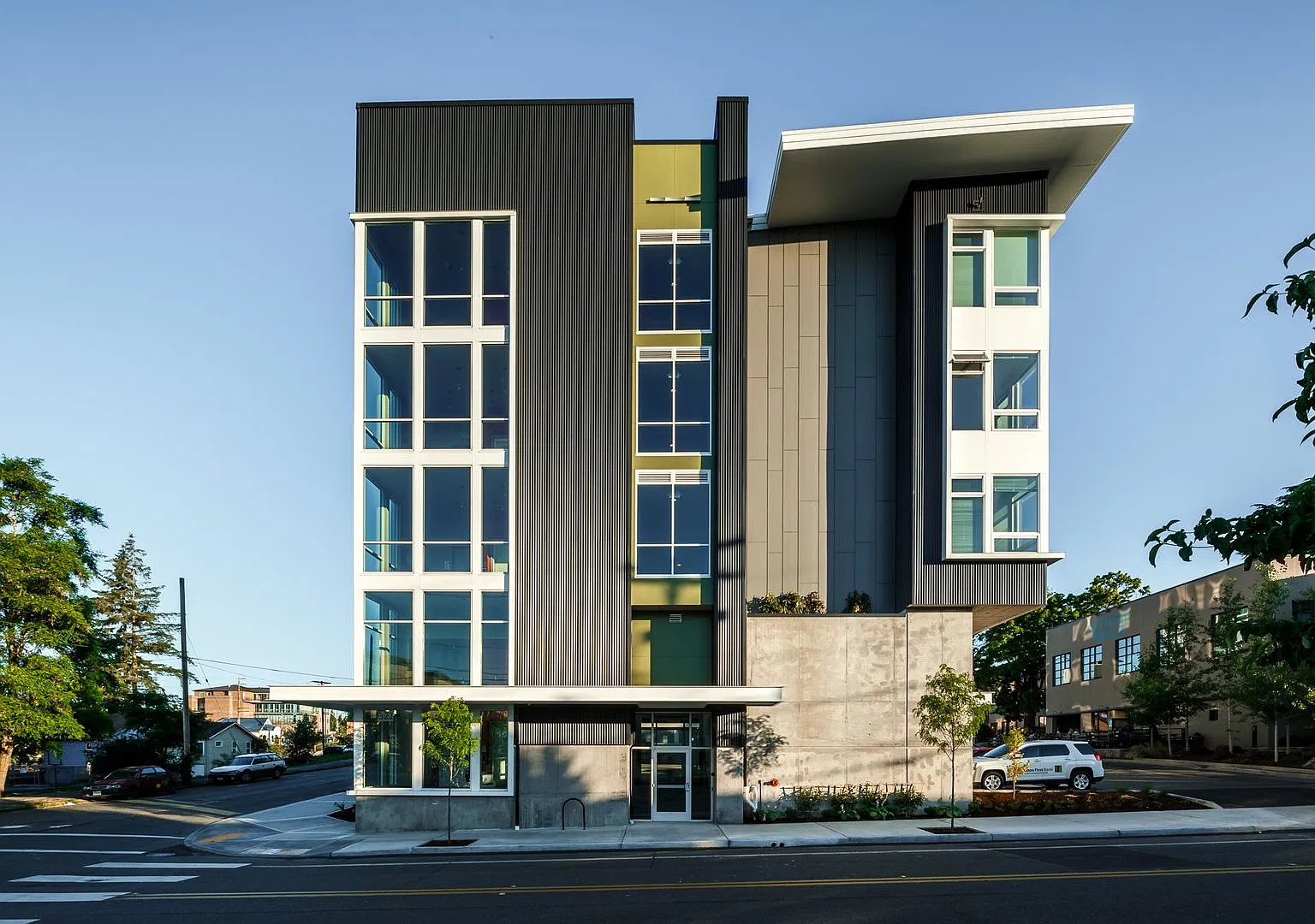321 Lofts — Photo 2