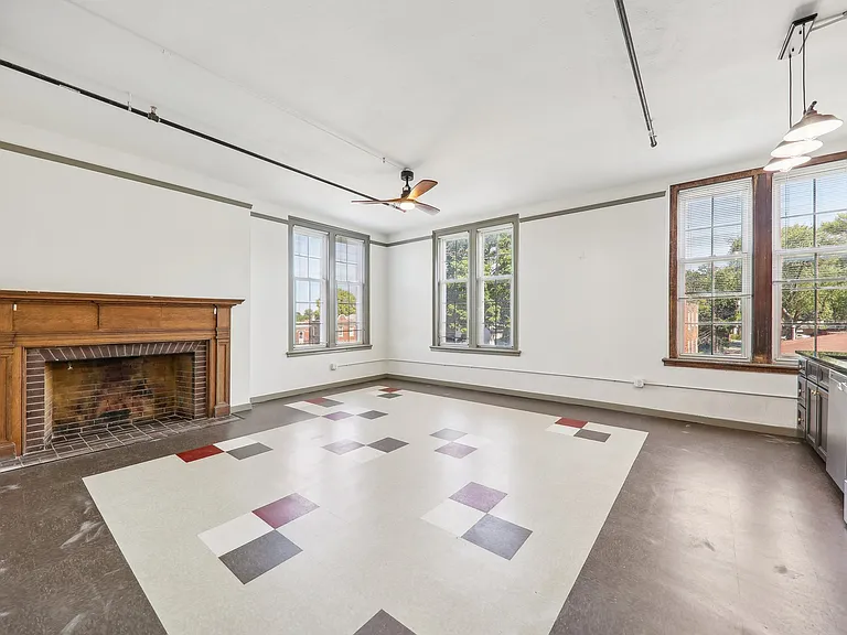 608 Loughborough Ave — Photo 12