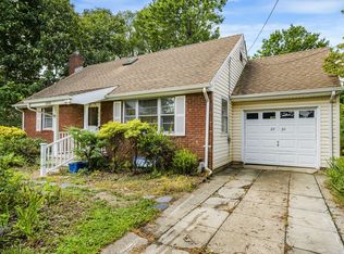 2930 Fortesque Ave, Oceanside, NY 11572
