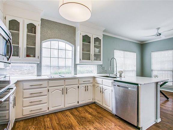 2nd image of 2385 Glen Ridge Dr