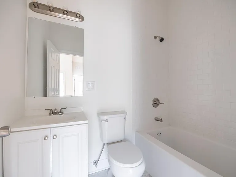 3109 N Harding Ave #1 — Photo 6