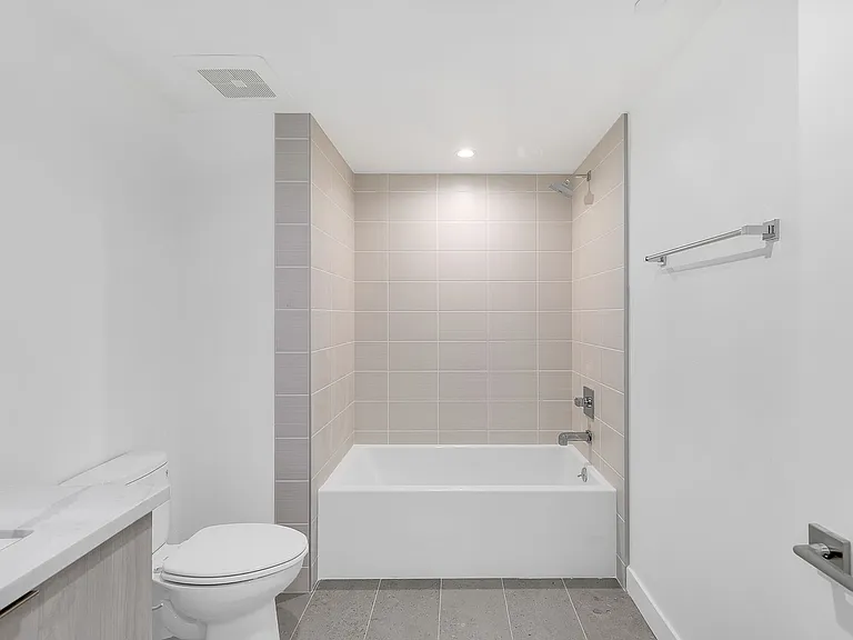4804 Oakwood Ave — Photo 16