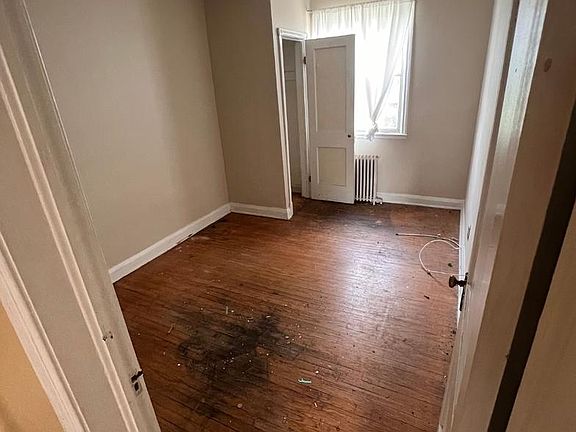 4th image of 3401 Woodstock Ave