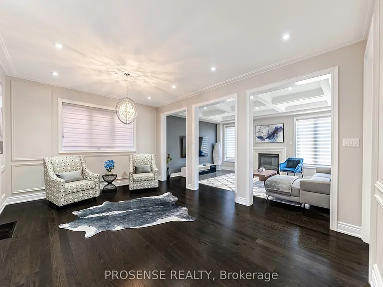 8 Macbean Cres — Photo 11