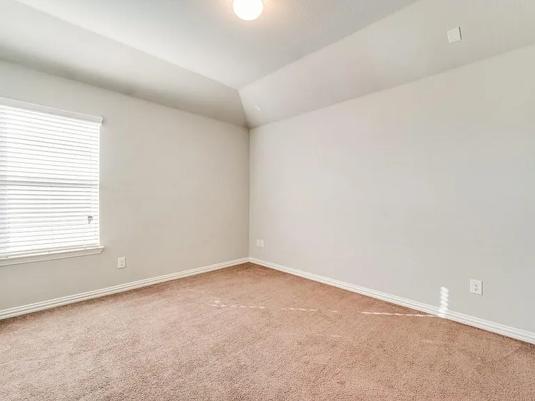 2417 Austin Ln — Photo 18