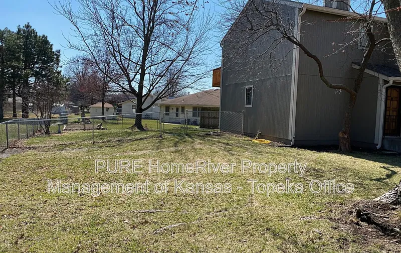 3 bed, 1.5 bath, 1702 sqft, $1,695 — Photo 3