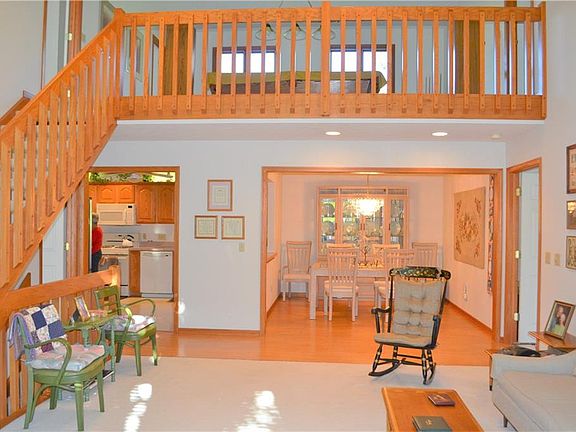 3rd image of 514 Dogwood Ln