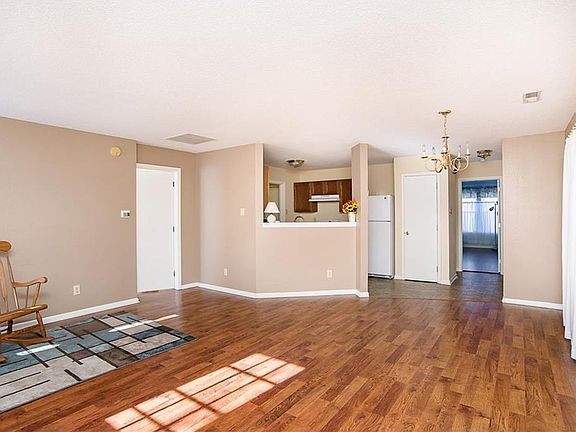 5th image of 385 Atherton Dr