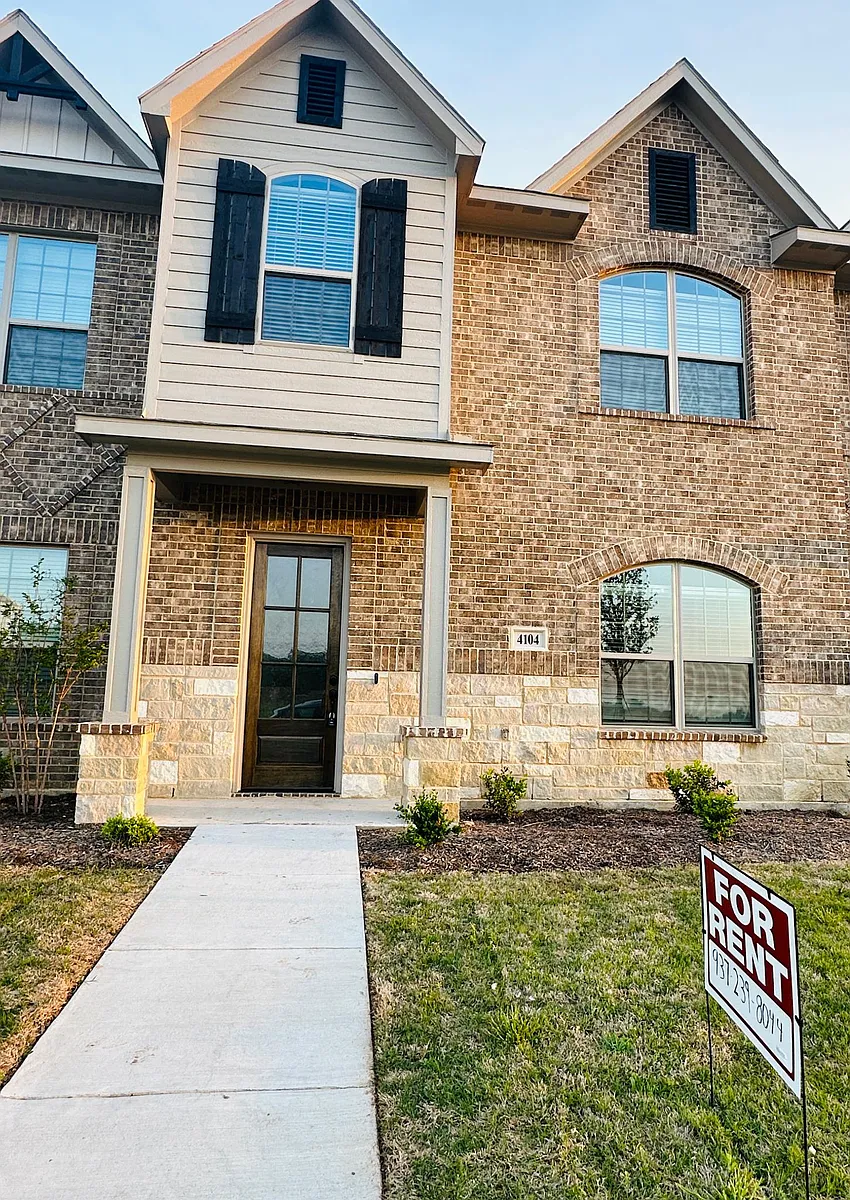 Building Photo - 4104 Avion Dr