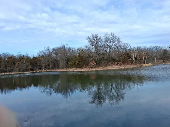 2934 Waterview Dr, Fulton, MO 65251