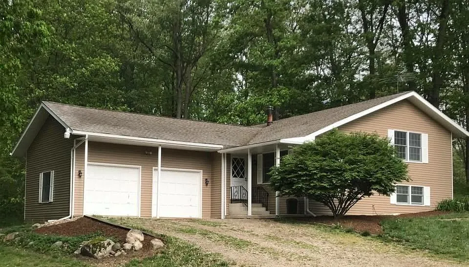 13940 Sheridan Rd photo 1
