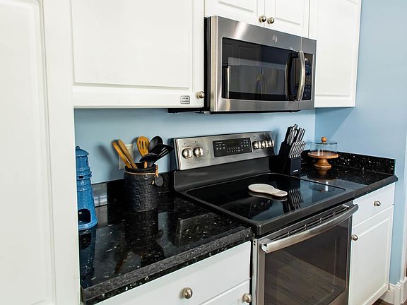 5th image of 37 Coral Way #37