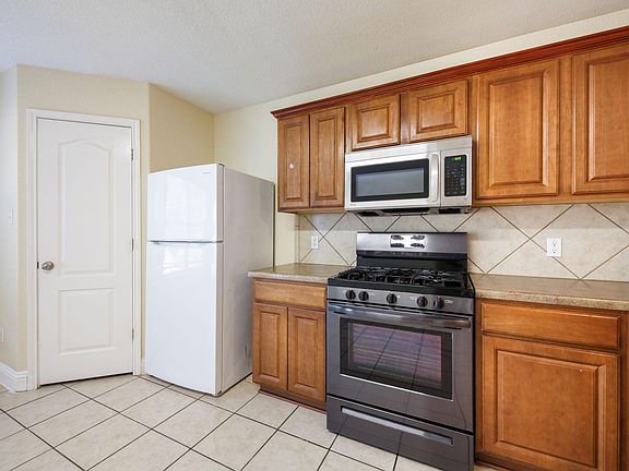 5th image of 3300 Etheredge Dr
