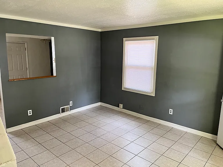 741 Valerie Ln — Photo 9
