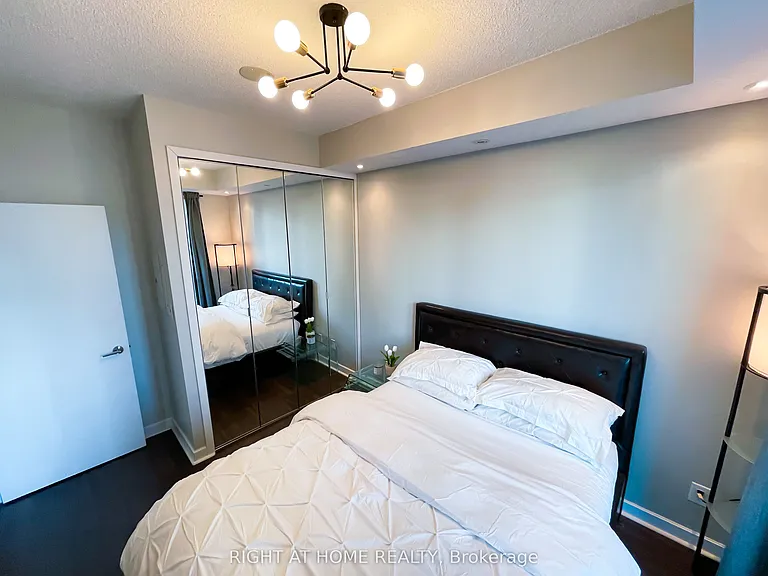 33 Bay St #3213 — Photo 18