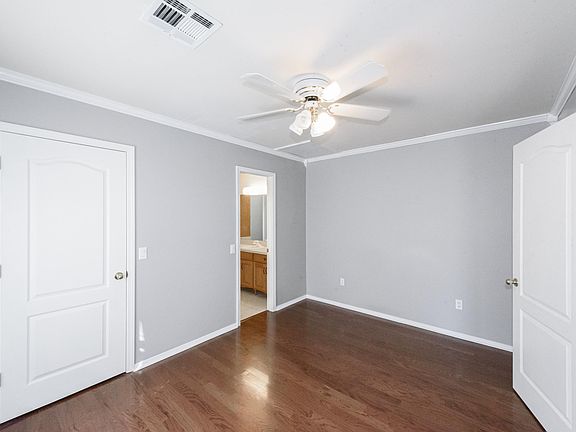5th image of 270 Oak Dr #28