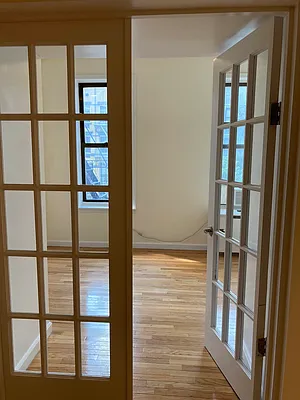 Rented by Akam Sales and Brokerage | media 16