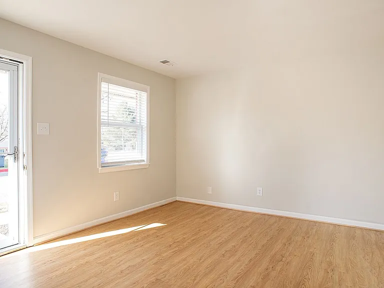 67 Heritage Ct — Photo 8