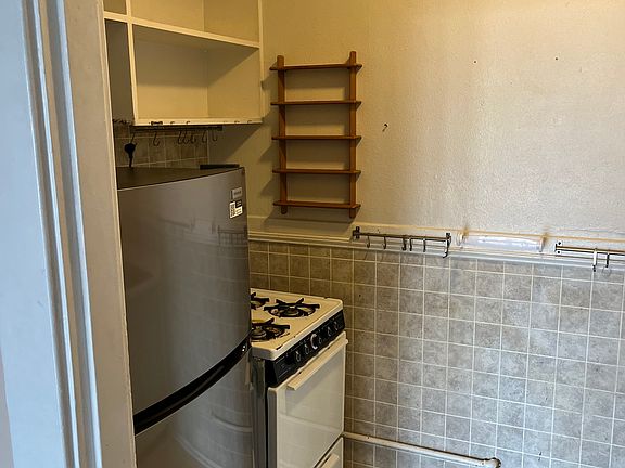 4th image of 1716 Boylston Ave APT 106