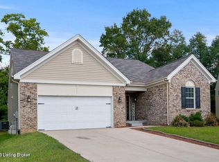 17019 Green Crest Ln, Louisville, KY 40245