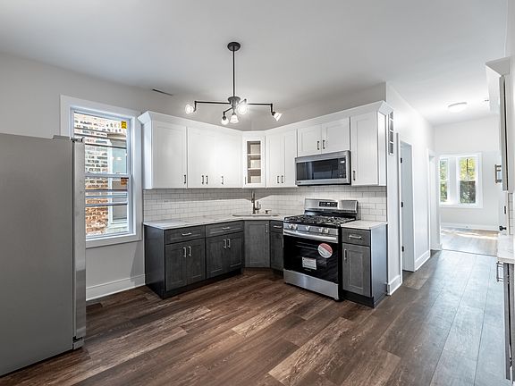 4th image of 2940 W Pershing Rd