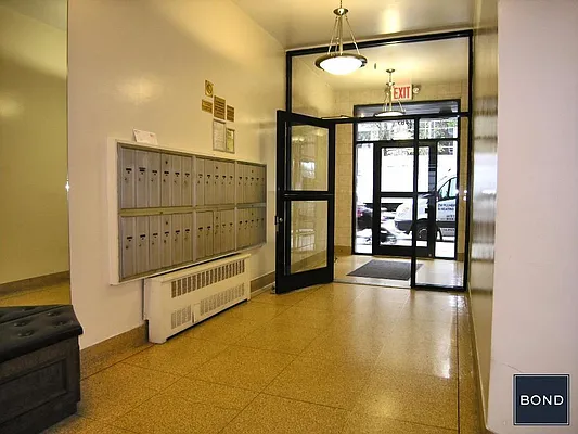 Rented by Bond New York | media 8