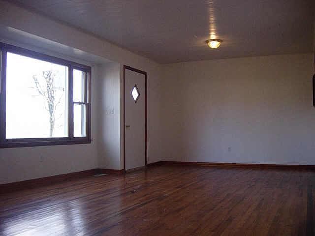 2nd image of 3353 W County Road 1000 Rd S