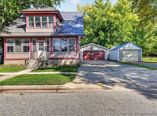 107 E 1st St, Cambria, WI 53923
