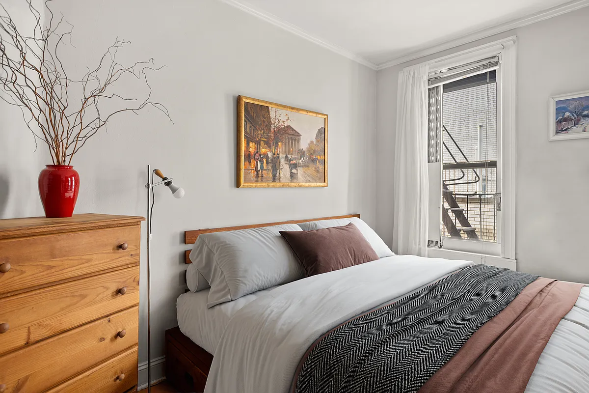 514 West 50th St Unit 2RW  