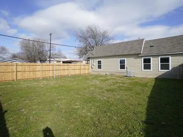 814 E Houston St, Sherman, TX 75090