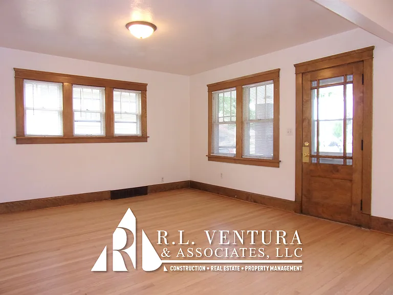 2418 Lasalle St #1/2 — Photo 3