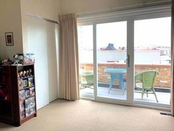 3rd image of 2041 W North Ave APT 10