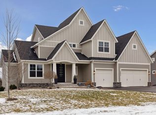5653 Garden Dr, Woodbury, MN 55129