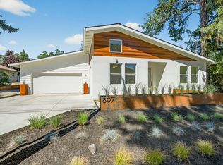 897 Hillview Dr, Ashland, OR 97520