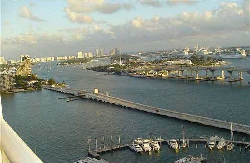 2nd image of 1717 N Bayshore Dr APT 3446