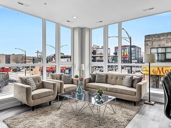 2nd image of 2406 W Armitage Ave #204