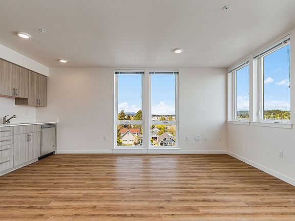 3rd image of 1715 O Ave #402