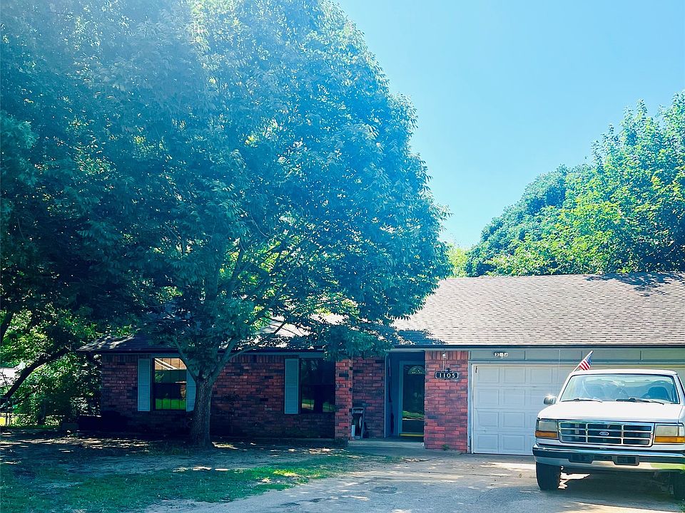 1st image of 1105 W Vicksburg Pl
