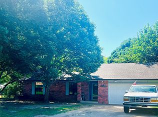1105 W Vicksburg Pl, Broken Arrow, OK 74011